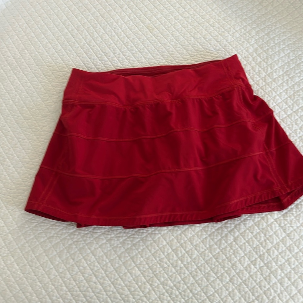 Lululemon red pace rival skirt size 4